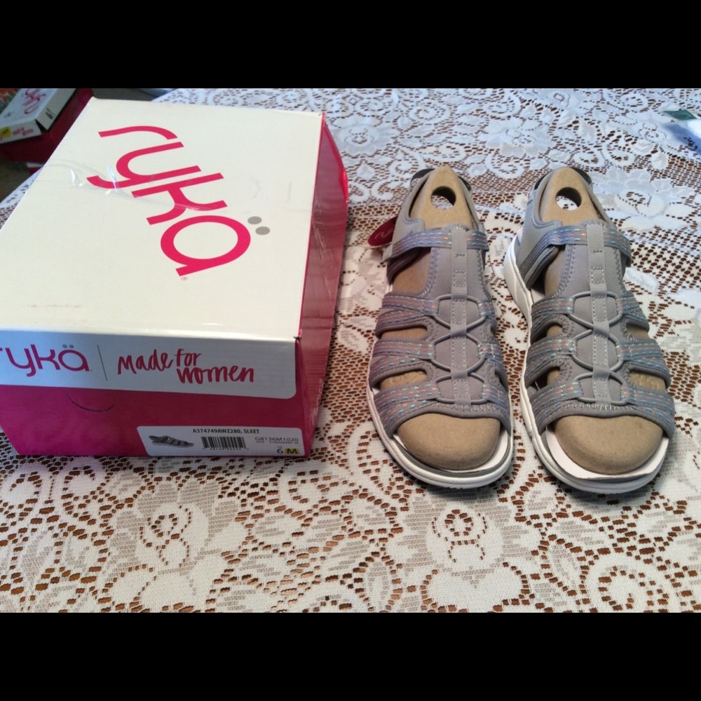 NWT Ryka Sandals Size 6
